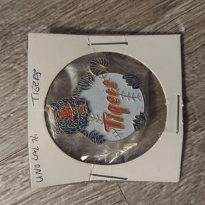 Vintage detroit tigers pin